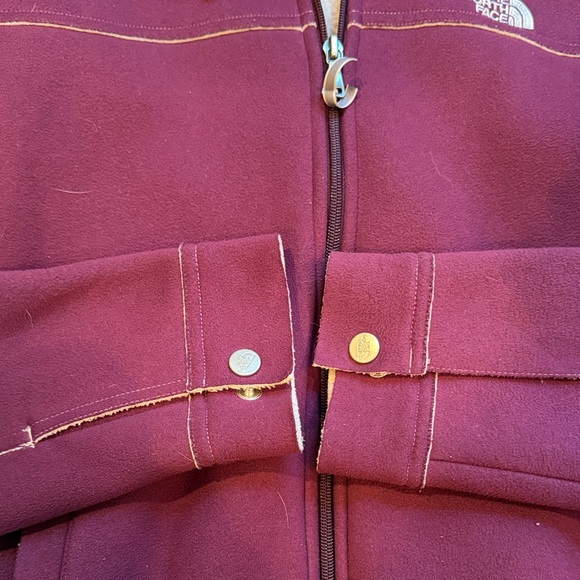 The North Face Plum Fleece-Lined Bomber Jacket - Picture 5 of 10